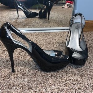 🖤 Black Peep-Toe Pumps🖤